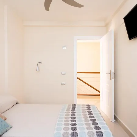 Apartment Pillowabroad - Dream Sea View Terrace Duplex *