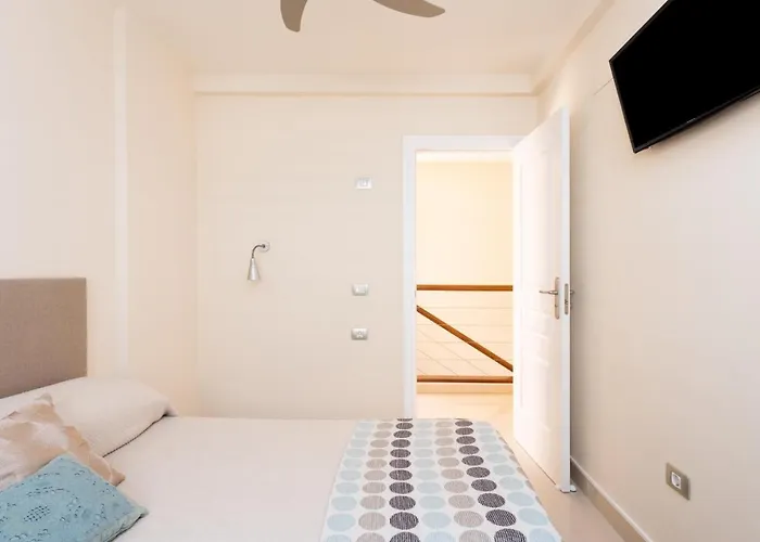Apartment Pillowabroad - Dream Sea View Terrace Duplex *